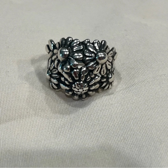 James Avery Retired Flower Mound Dome Ring .925 Sterling Silver Size 5 - Picture 8 of 15